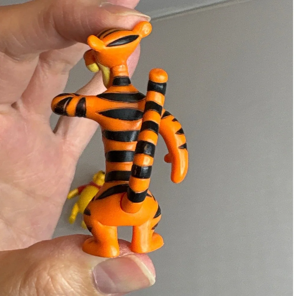 Disney‎ Winnie the Pooh Tigger Mini Figurines Set Classic Characters Cae Toppers